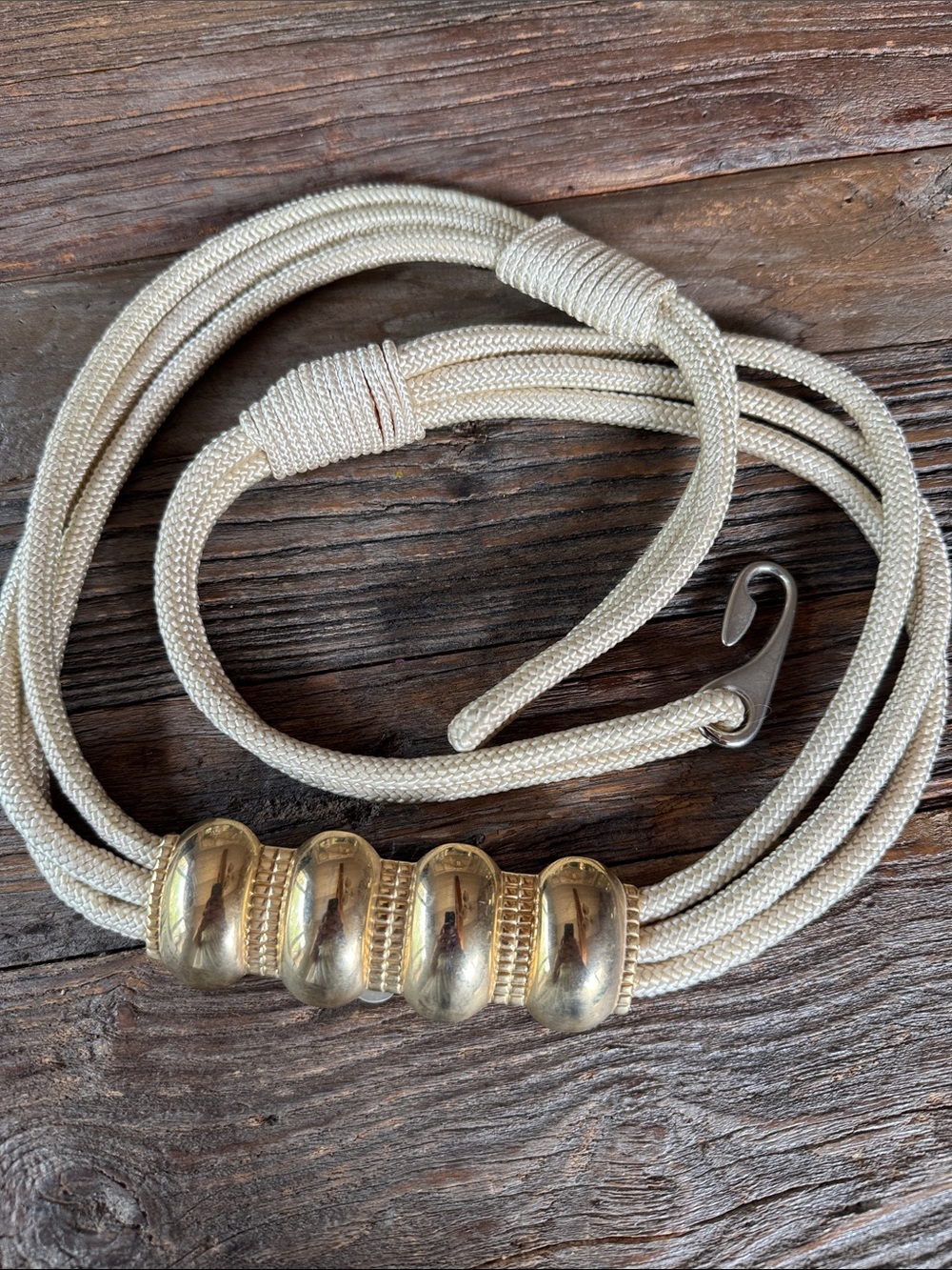 Vintageโ 80โs/90โs rope statement